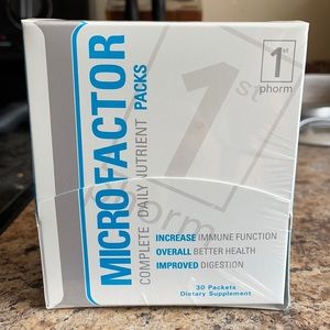 1st Phorm MicroFactor vitamin packs.